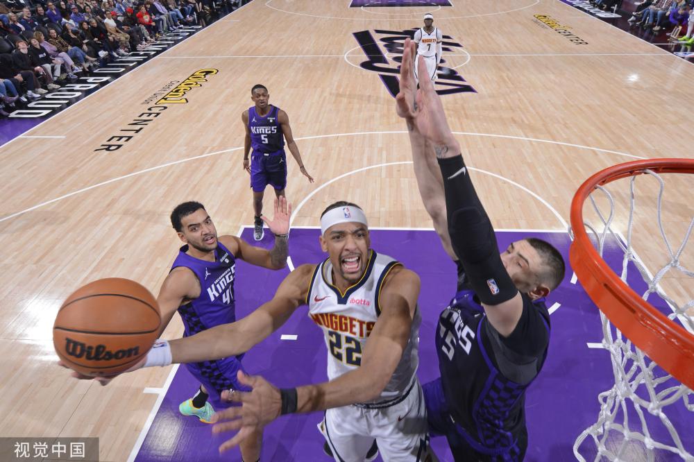 表现一直受 表现一直受