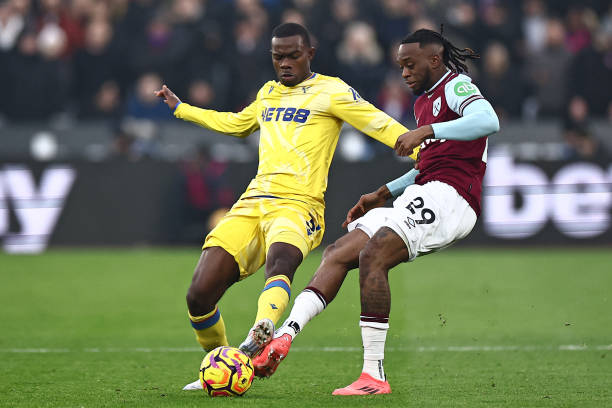 更向我们展 更向我们展